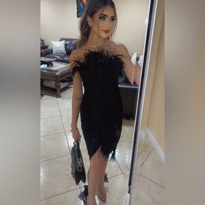 Chic Strapless Black Dress with Feather Accents